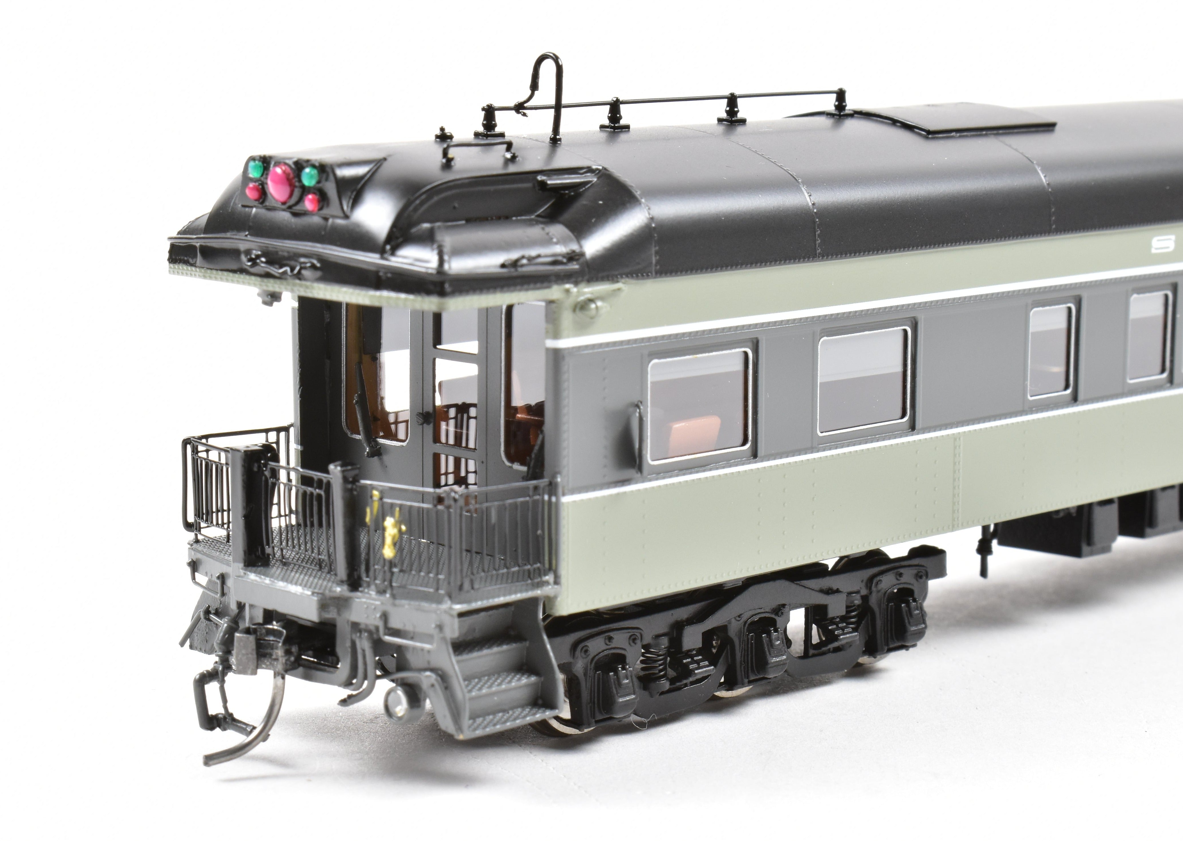 High - Quality HO Scale New Brass Model of North Bank Line Southern Pacific Shasta #106 Business Car in Two - Tone Grey Color