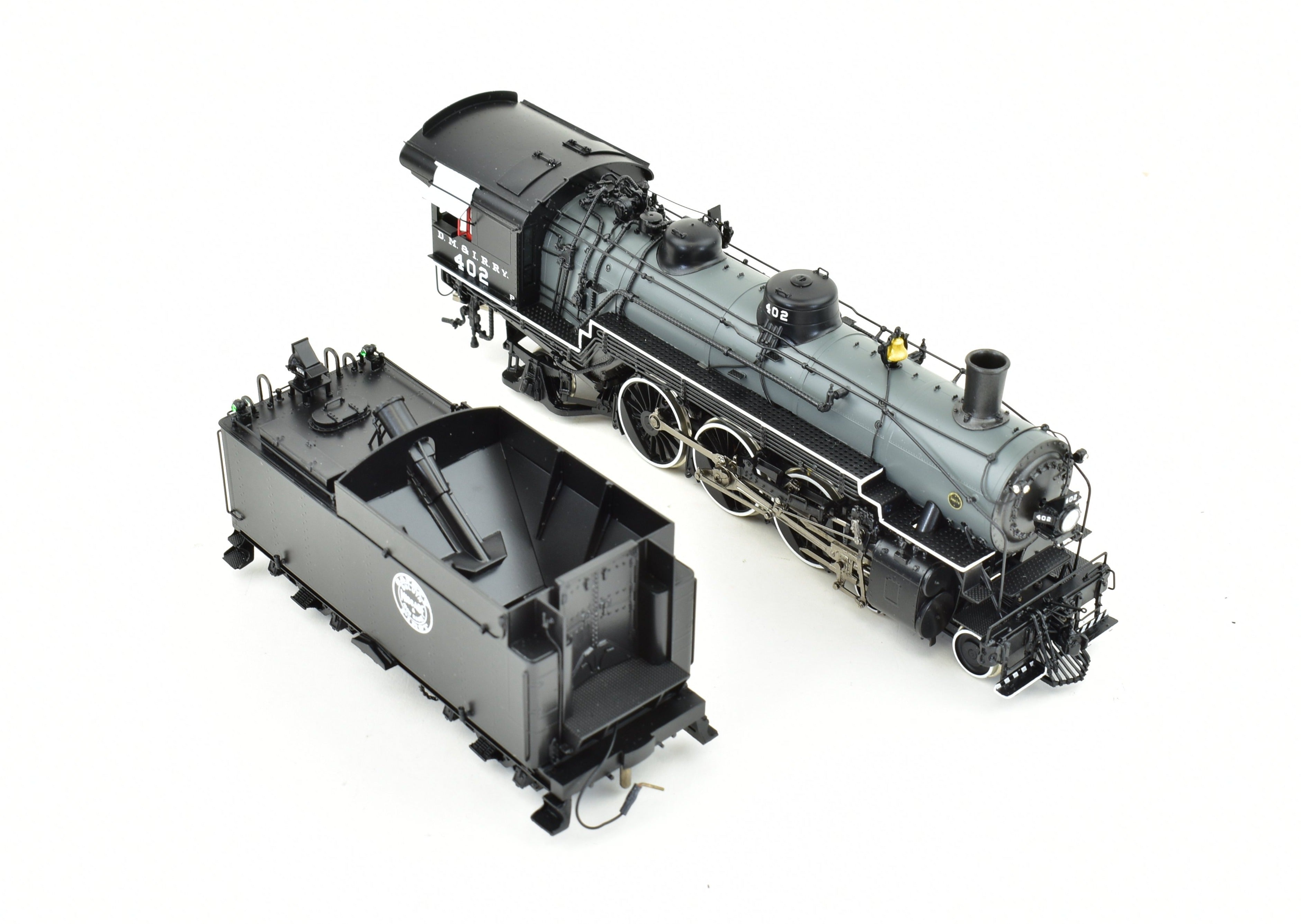 HO Scale Brass Steam Locomotive - Division Point DM&IR - Duluth Missabe & Iron Range Class P 4-6-2 #402 with Grey Boiler Scheme and Front Pilot
