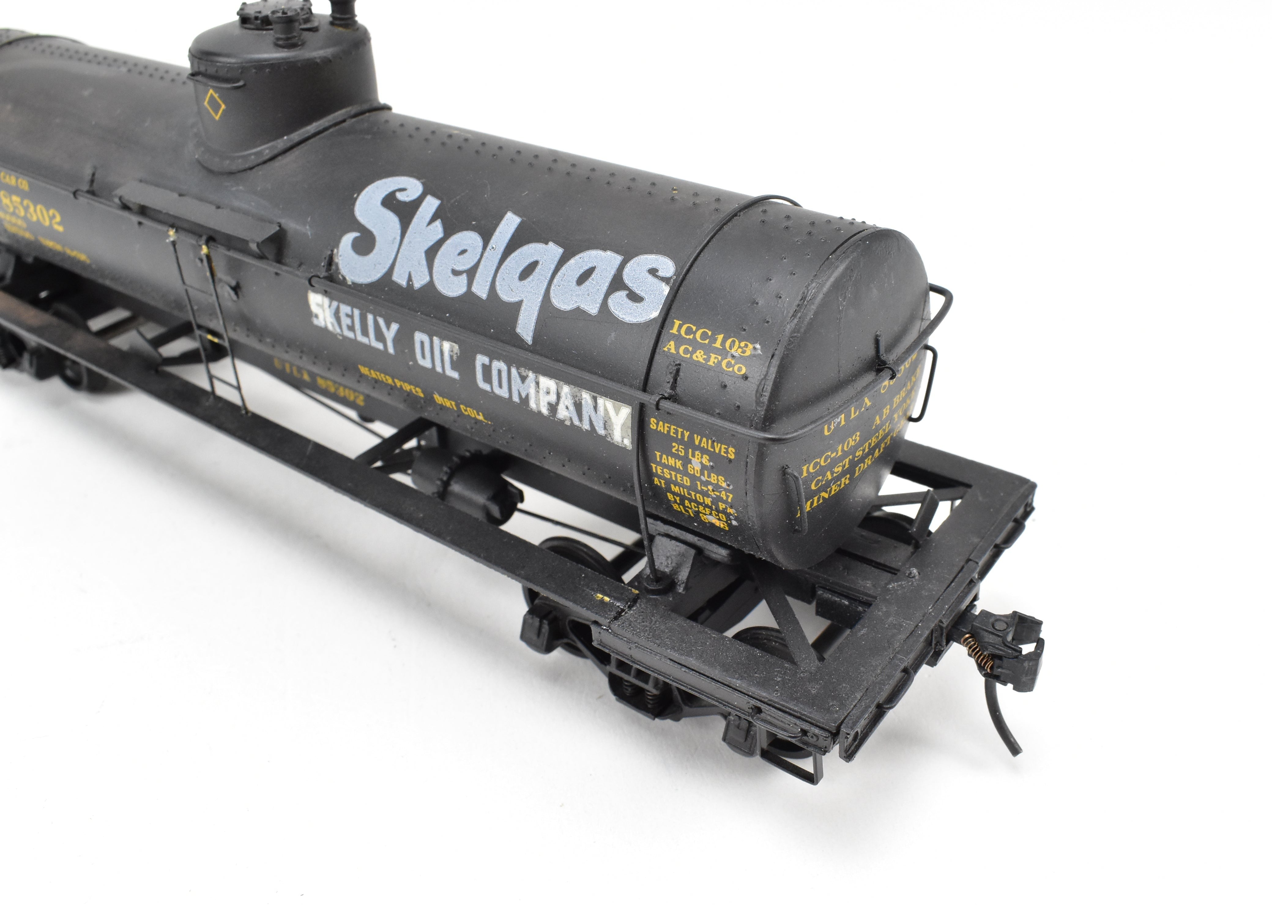 O Scale Custom-Painted Brass Single-Dome Tank Car for Skelly Oil Co.